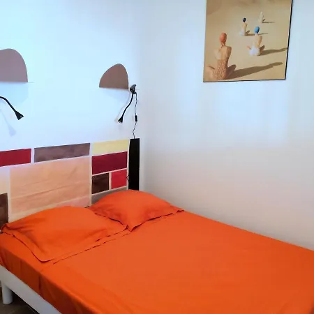 Deux Pieces Climatise Avec Balcon Vieil Apartment *