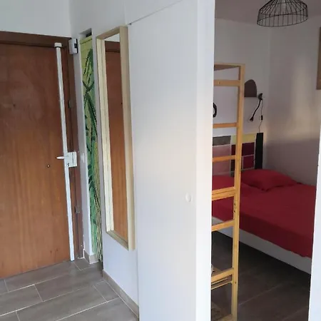Apartment Deux Pieces Climatise Avec Balcon Vieil
